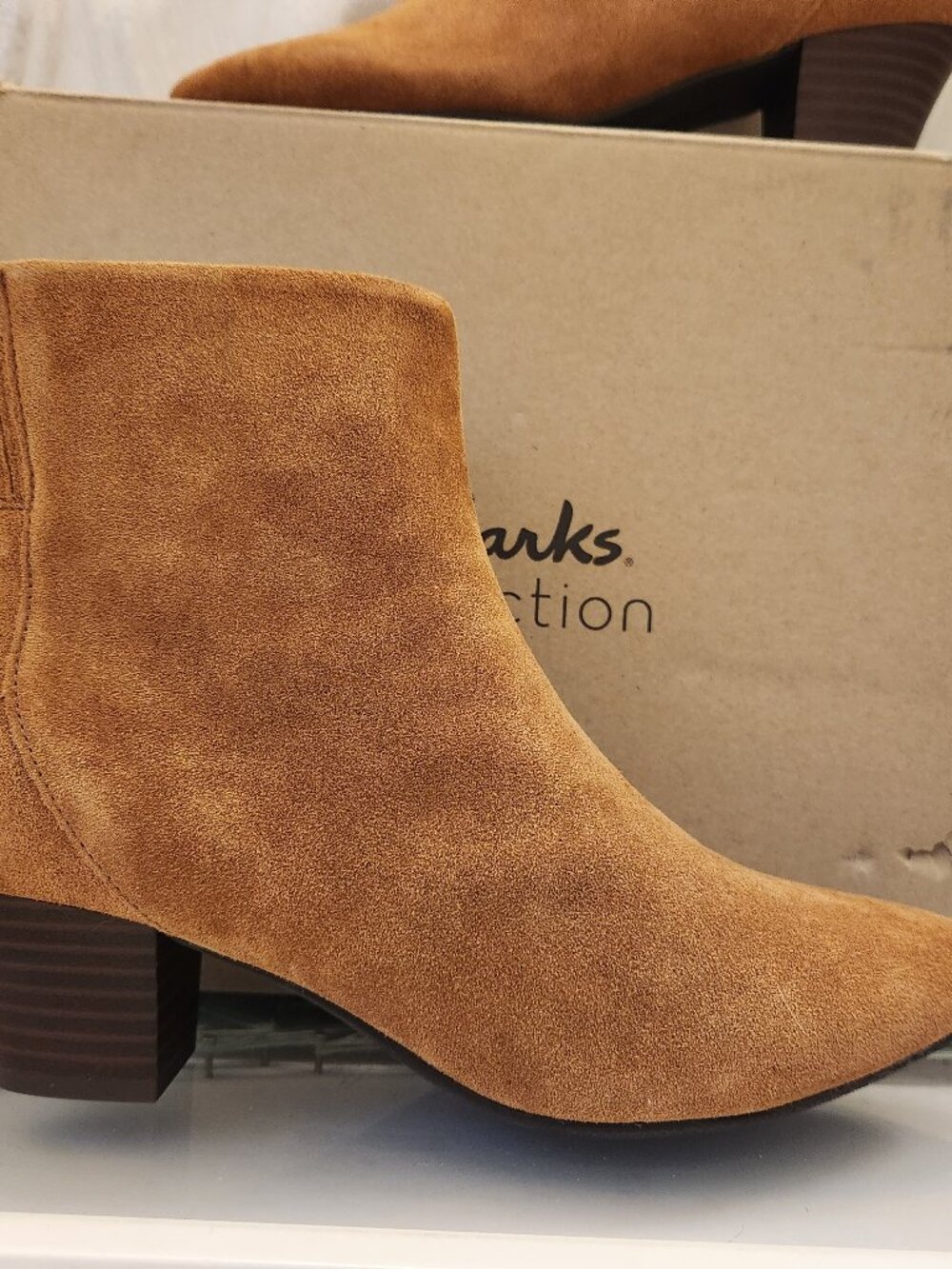 Clarks Suede Leather "Teresa" Booties. NIB. Size 7.5M (Regular)
